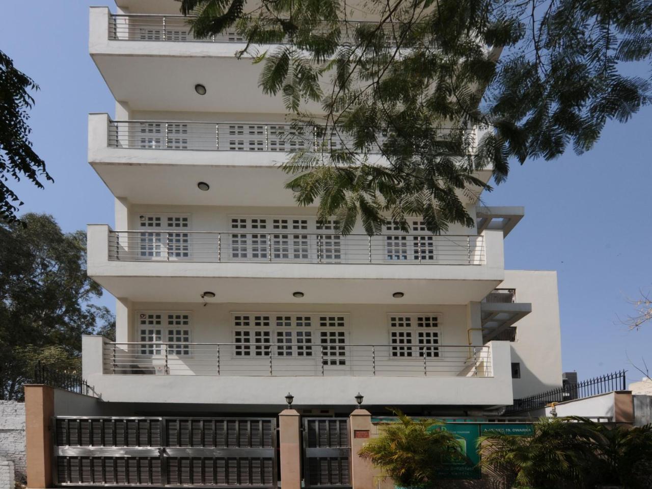 Hotel Mehra Residency At The Airport Nueva Delhi Exterior foto
