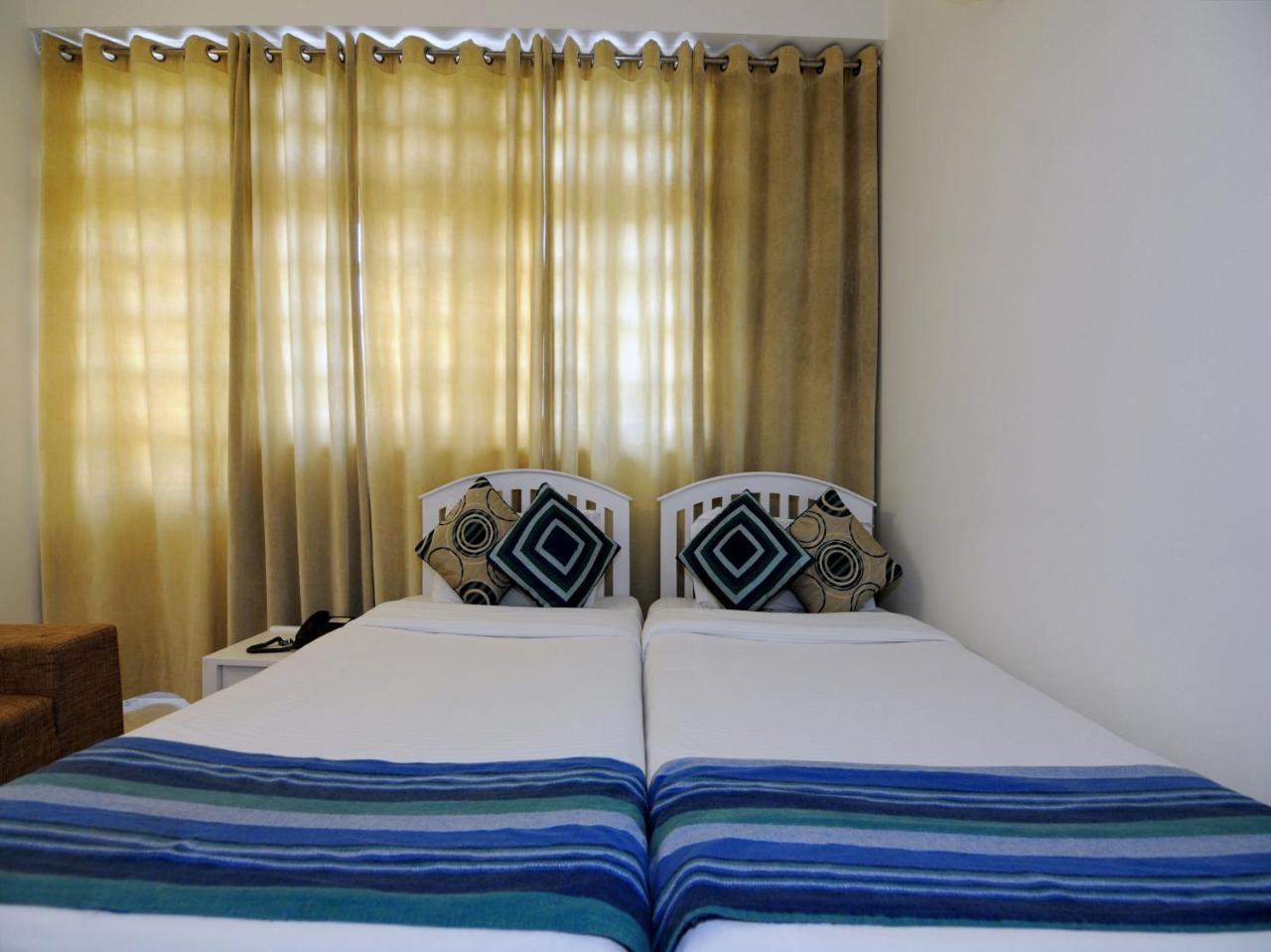 Hotel Mehra Residency At The Airport Nueva Delhi Exterior foto
