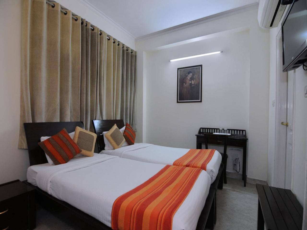 Hotel Mehra Residency At The Airport Nueva Delhi Exterior foto